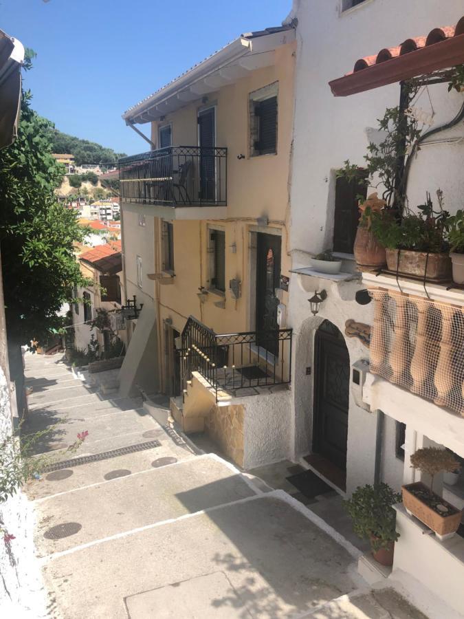Blaue Welle Haus Apartment Parga Exterior photo